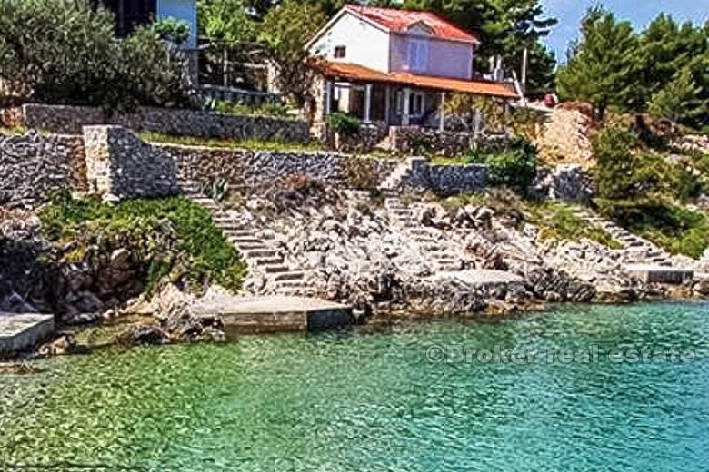 øya Solta - Vakkert hus ved sjøen