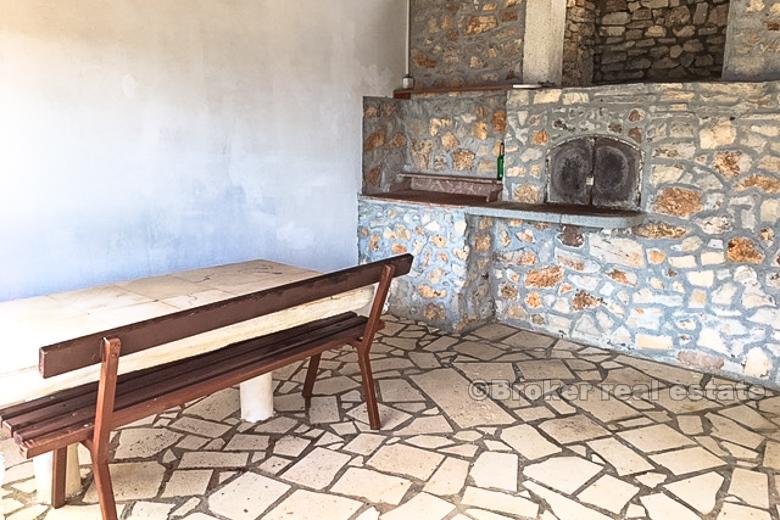 øya Solta - Vakkert hus ved sjøen