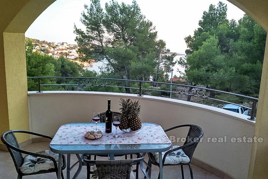 Rogoznica - Dom z apartamentami z widokiem na morze