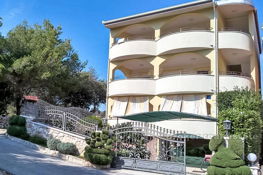 Rogoznica - Dom z apartamentami z widokiem na morze