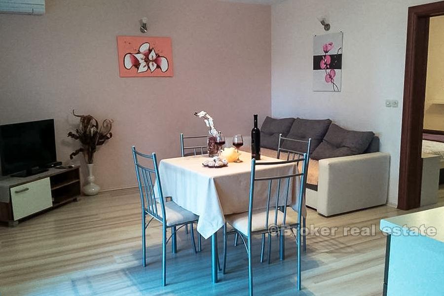 Rogoznica - Dom z apartamentami z widokiem na morze