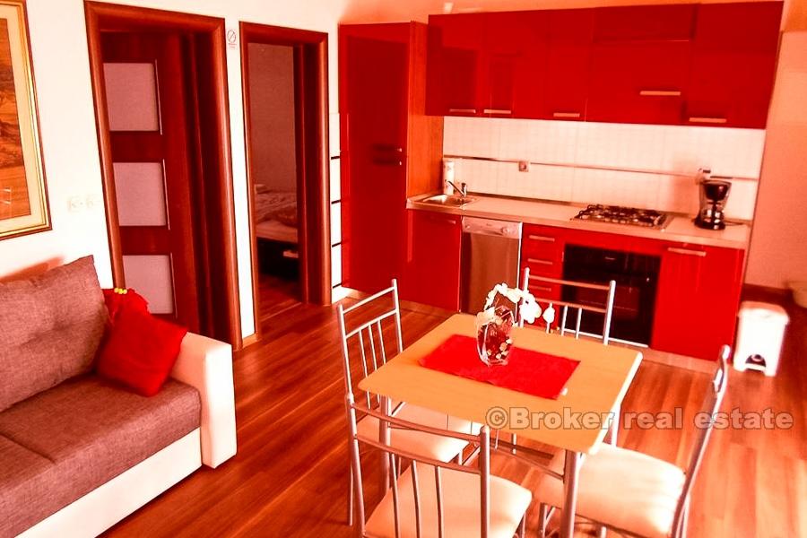 Rogoznica - Dom z apartamentami z widokiem na morze