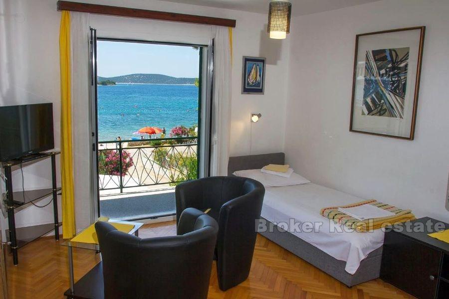 Vodice - dwa domy na większej działce, nad morzem