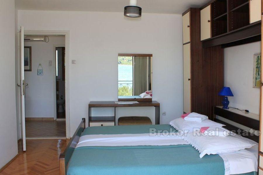 Vodice - dwa domy na większej działce, nad morzem