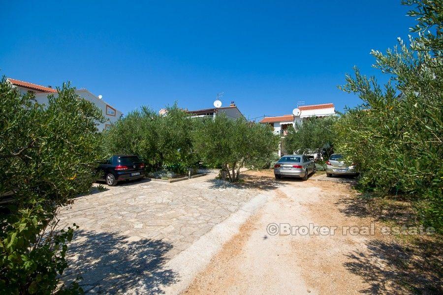Vodice - dwa domy na większej działce, nad morzem