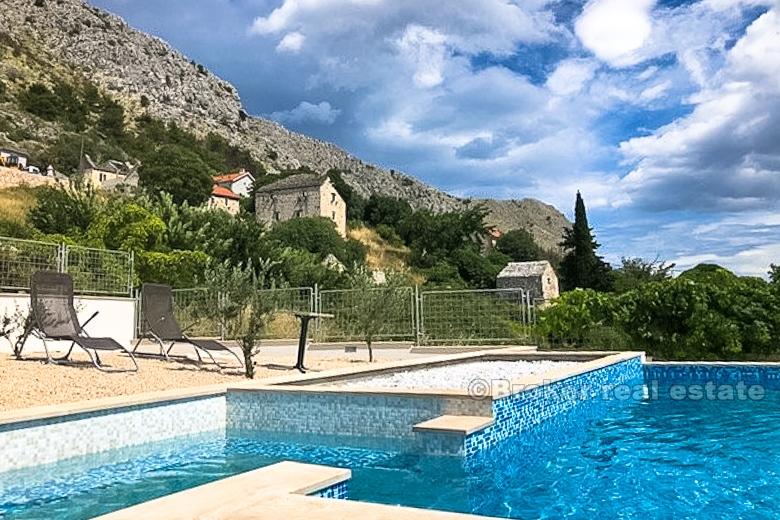 Split område - Hus med basseng