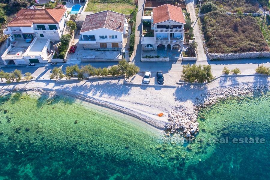 Island of Ciovo - Apartment house, by the sea