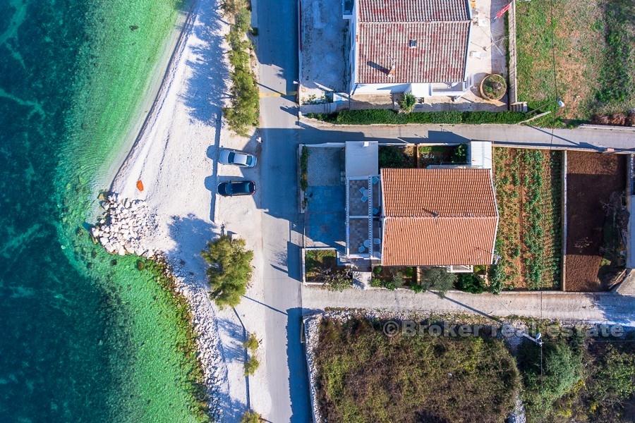 Island of Ciovo - Apartment house, by the sea