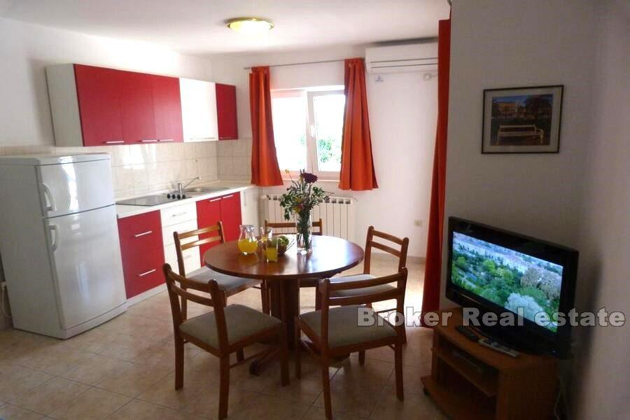 Rogoznica - Apartmanska kuća s pogledom na more