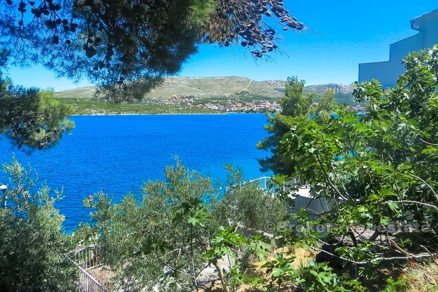 Primosten - Dům, první řada u moře