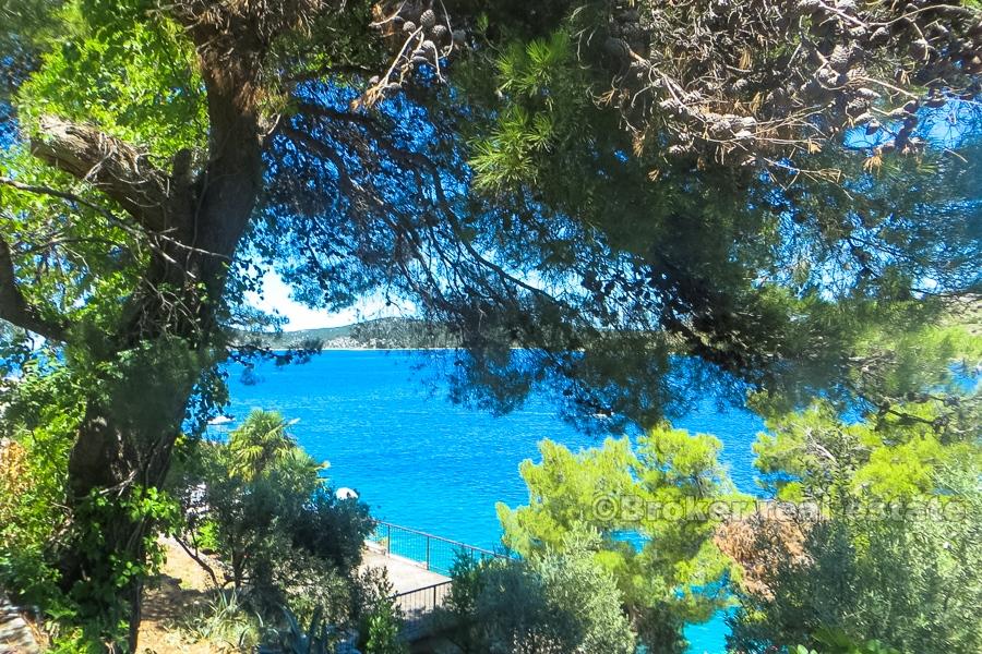 Primosten - Dům, první řada u moře