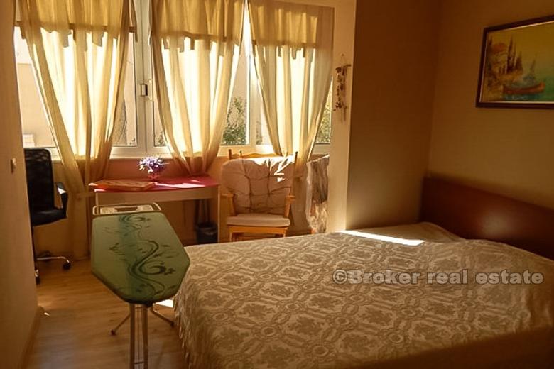 Split area - Apartment house with sea view