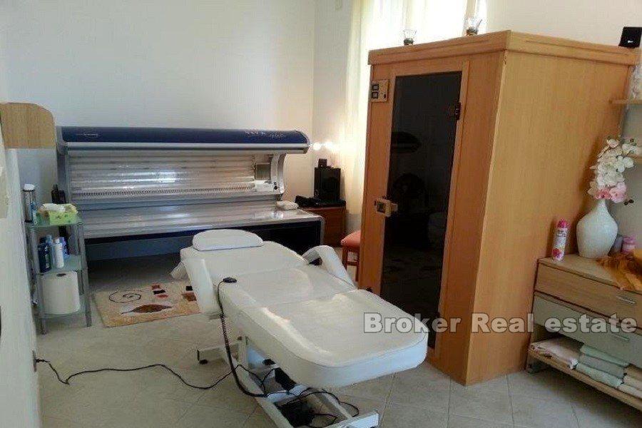 Wyspa Ciovo, imponująca willa z widokiem na morze