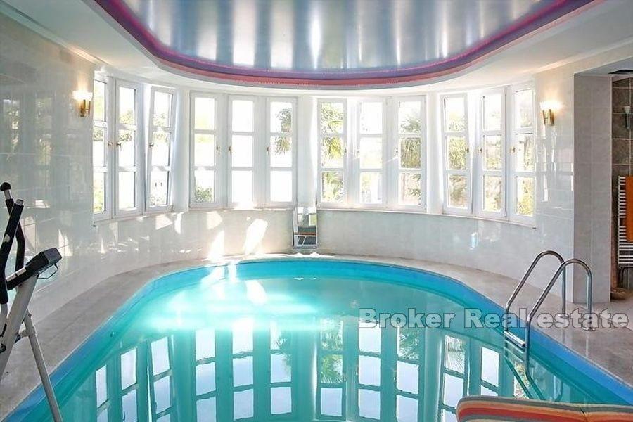 Wyspa Ciovo, imponująca willa z widokiem na morze