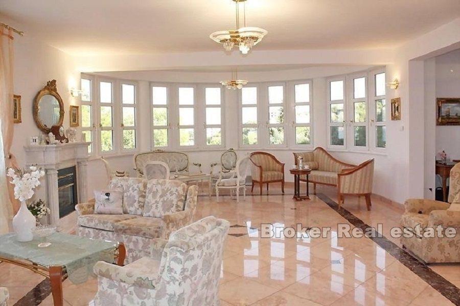 Wyspa Ciovo, imponująca willa z widokiem na morze