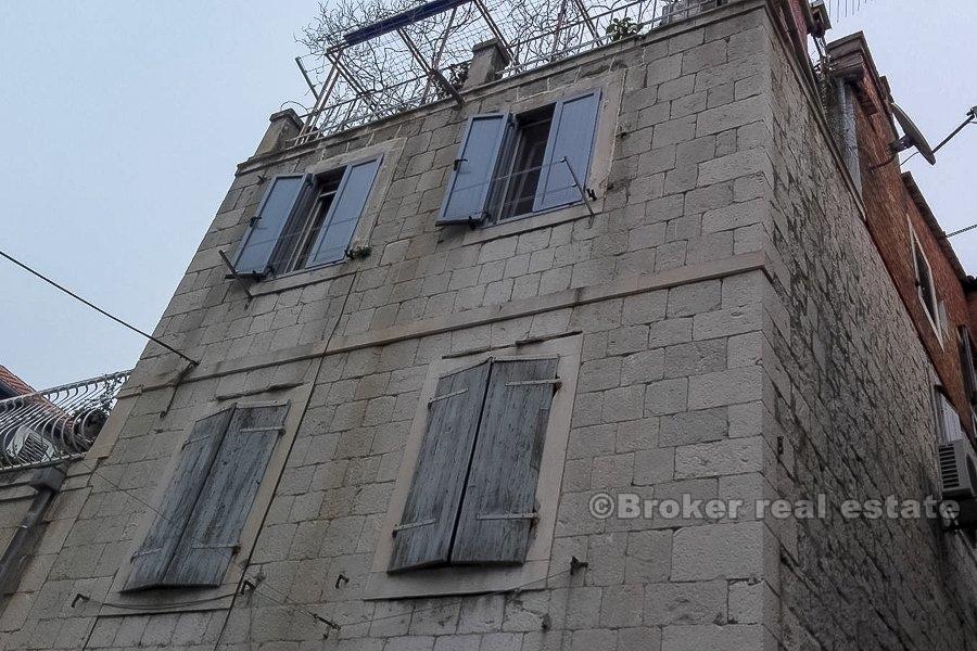 Split, komfortabel to-roms leilighet