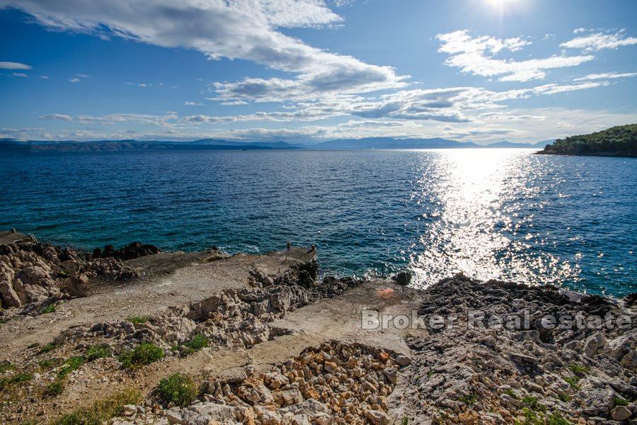 Île de Solta, terrains à bâtir en bord de mer