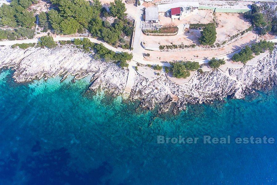 Primosten area, house with large plot, first row to the sea