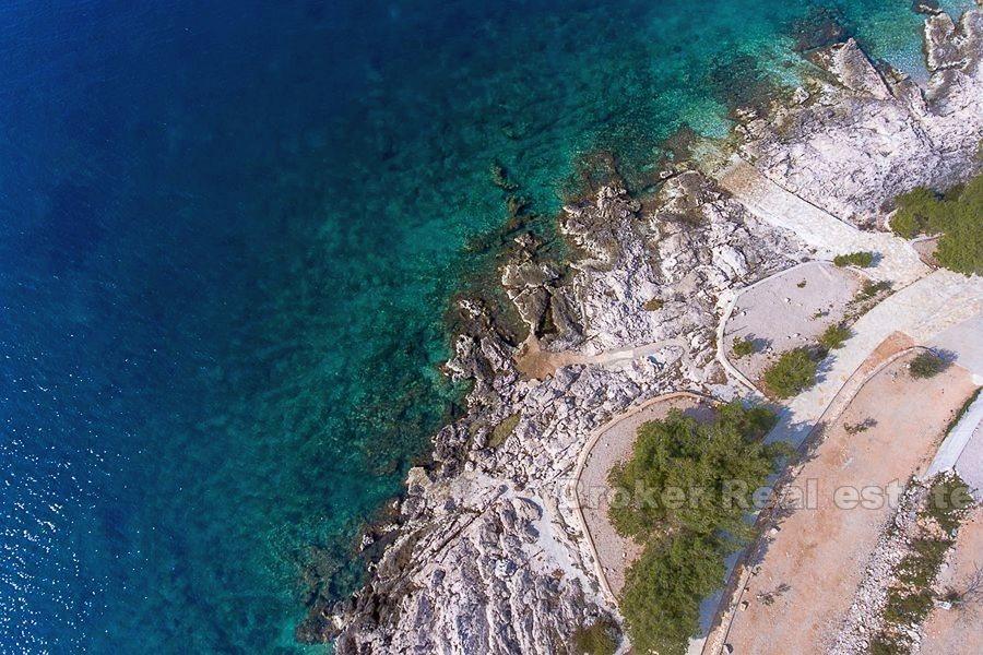 Primosten area, house with large plot, first row to the sea