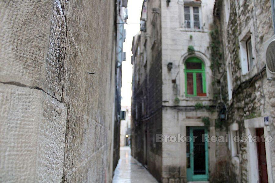 Split, centrum, biuro i przestrzeń mieszkalna w pałacu Dioklecjana