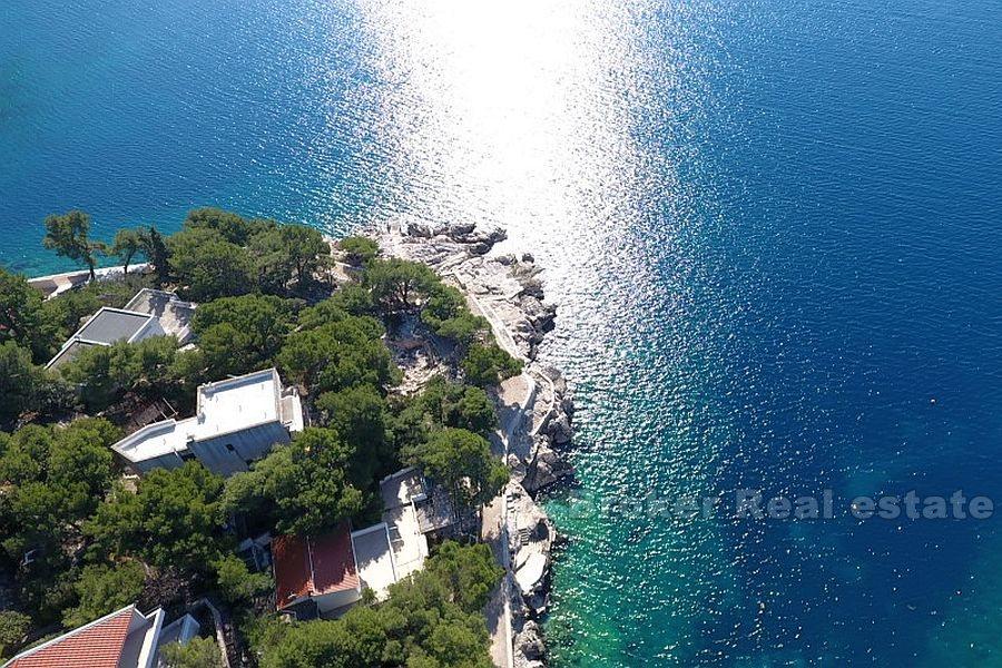 V blízkosti Primoštenu, dom v prvom rade pri mori