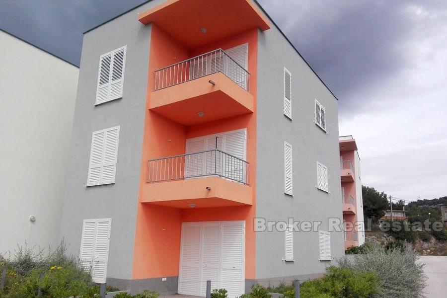 Nær Trogir, to roms leilighet 55m2 i ny bygning