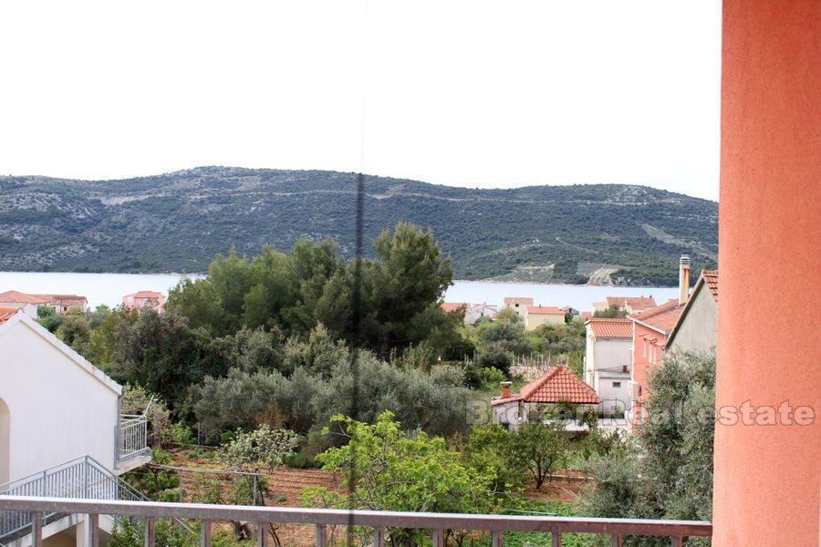 Nær Trogir, to roms leilighet 55m2 i ny bygning