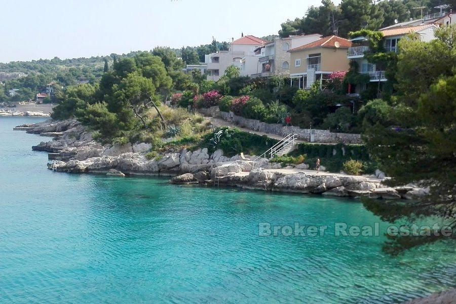 Primosten, apartment with yard, first row to the sea