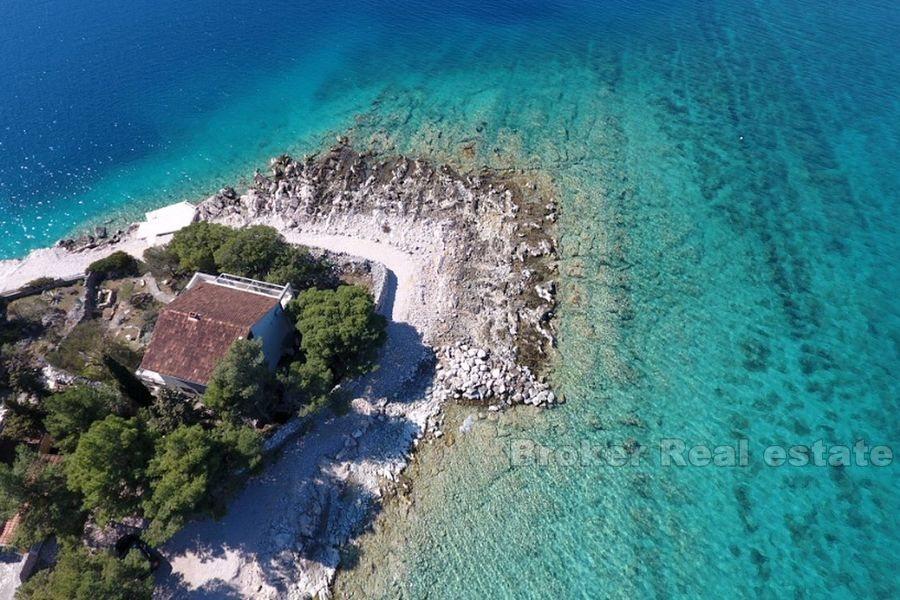 Rogoznica, house on a unique location, first row to the sea