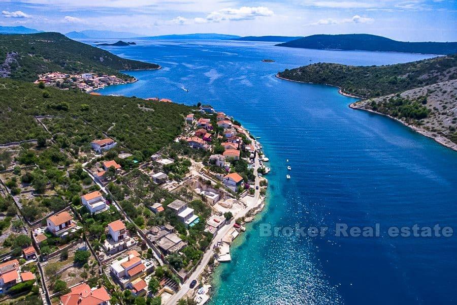In der Nähe von Trogir, Haus am Meer