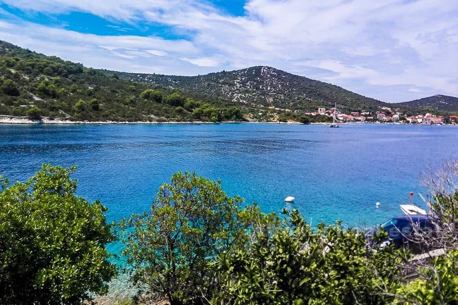 In der Nähe von Trogir, Haus am Meer