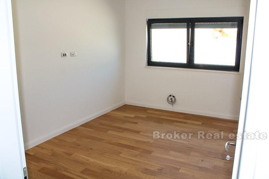 Trogir, luksusowy apartament, pierwszy rząd do morza