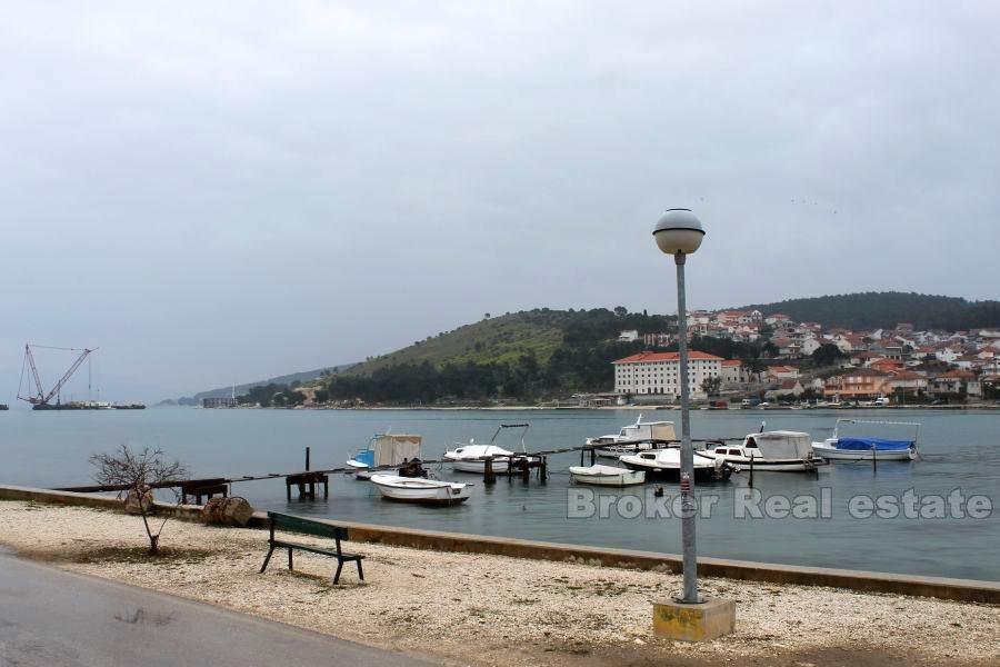 Trogir, dom do remontu nad morzem