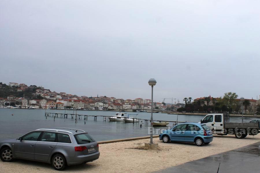 Trogir, dom do remontu nad morzem