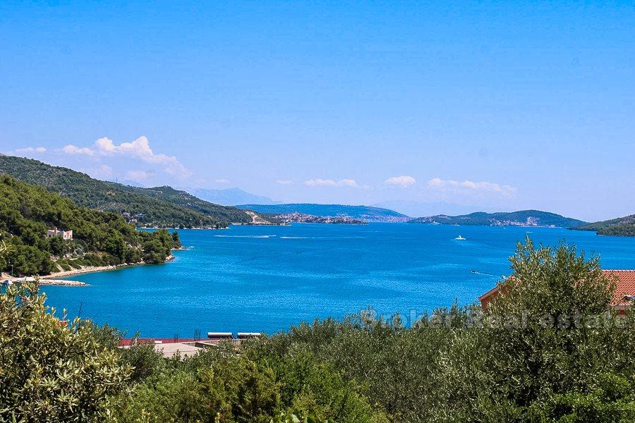Trogir, stavební pozemek s povolením