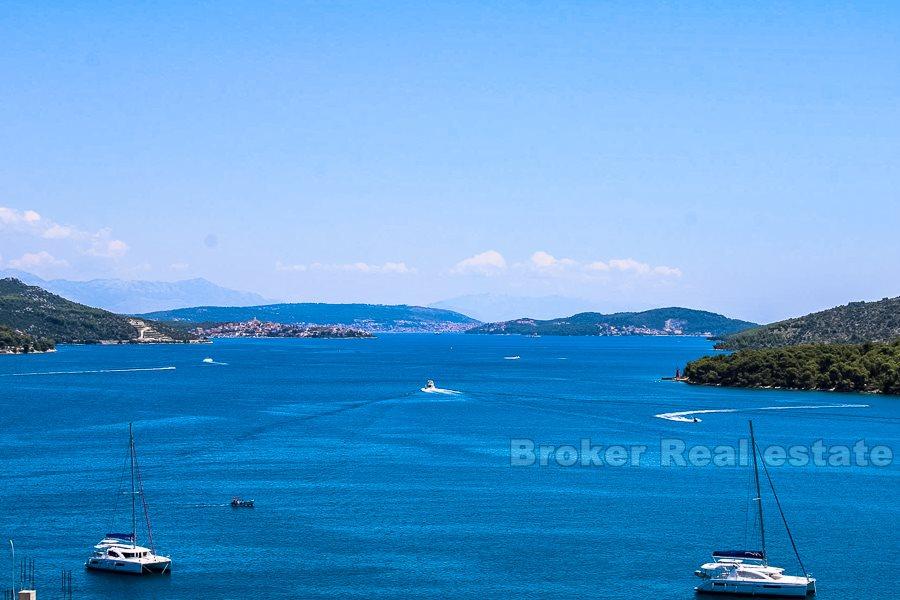 Trogir, stavební pozemek s povolením
