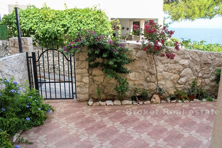 Wyspa Ciovo, dom z apartamentami z widokiem na morze