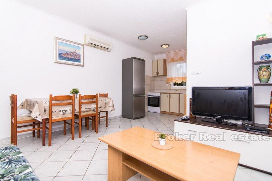 Island of Ciovo, apartment not far from the sea