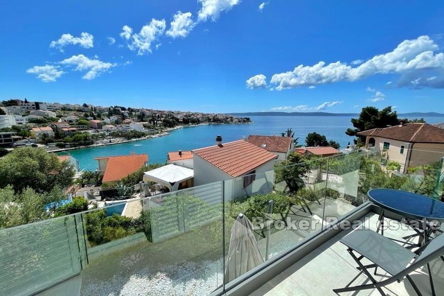 Isola di Ciovo, villa splendidamente arredata con vista mare