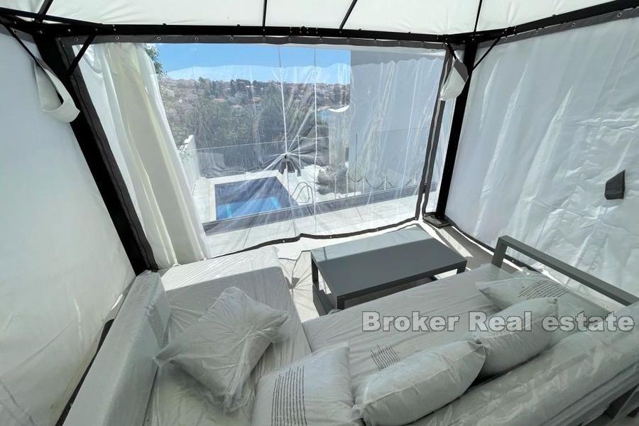 Isola di Ciovo, villa splendidamente arredata con vista mare