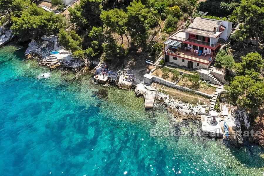 Island of Ciovo, house by the sea, 3 storeys