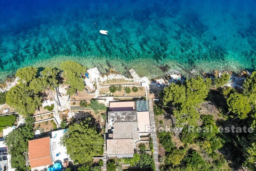 Island of Ciovo, house by the sea, 3 storeys