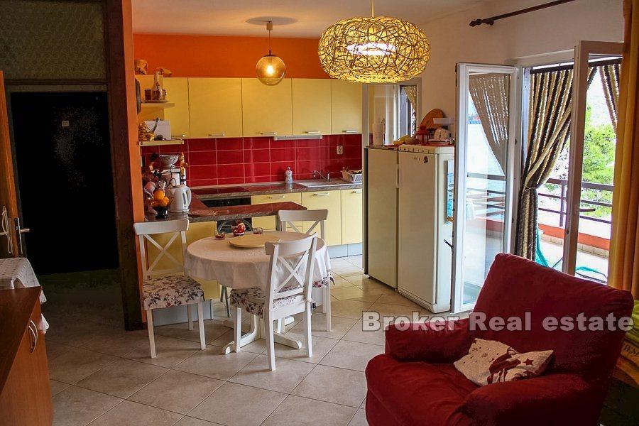 Island of Ciovo, house by the sea, 3 storeys