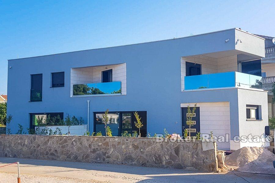 Vodice, nově postavené apartmány nedaleko pláže