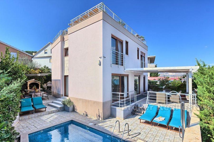 Insel Ciovo, einzigartige Villa in der ersten Reihe zum Meer