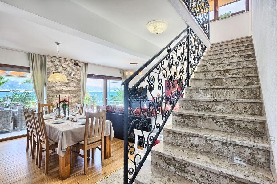 Island of Ciovo, unique Villa in the first row to the sea