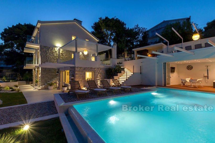 Primosten, villa de luxe en pierre avec piscine