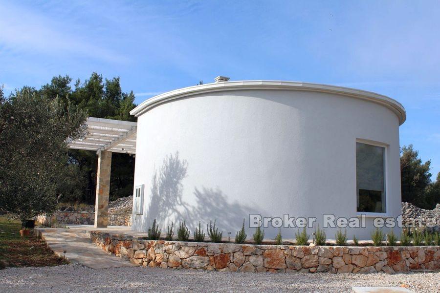 Primosten zaplecze, większa ziemia z mniejszym domem