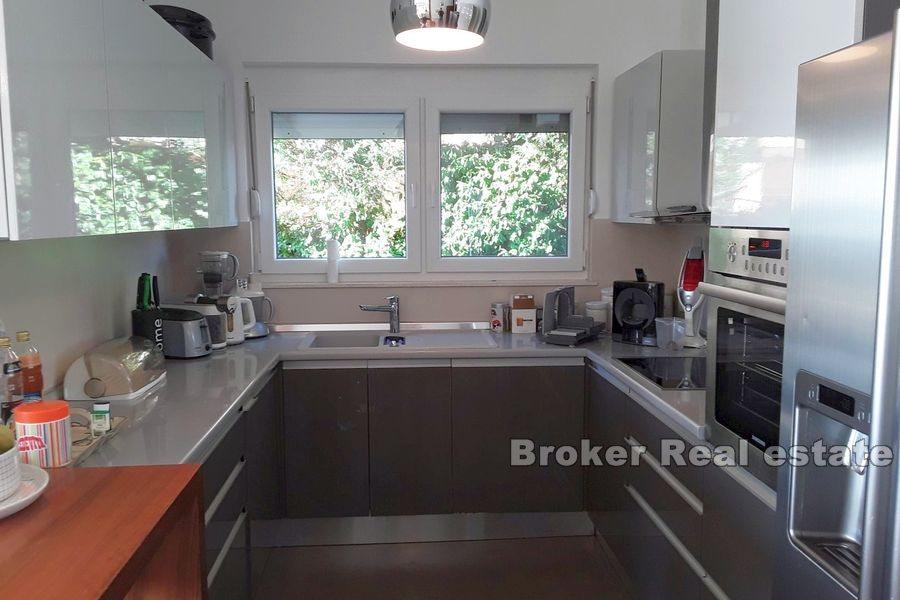 Niedaleko Zadaru, atrakcyjna willa nad morzem przy plaży