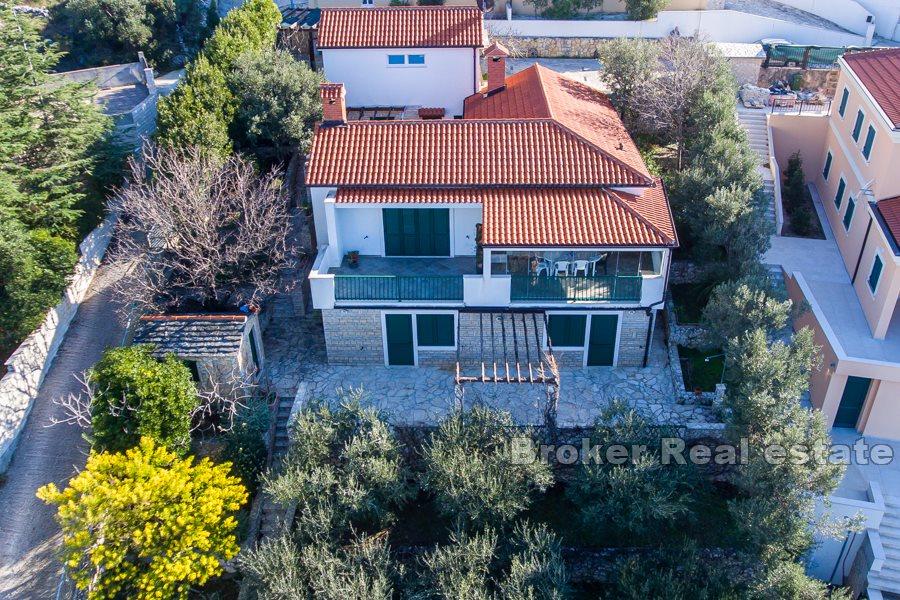 Blisko Rogoźnicy, dom w atrakcyjnej lokalizacji, pierwszy rząd do morza